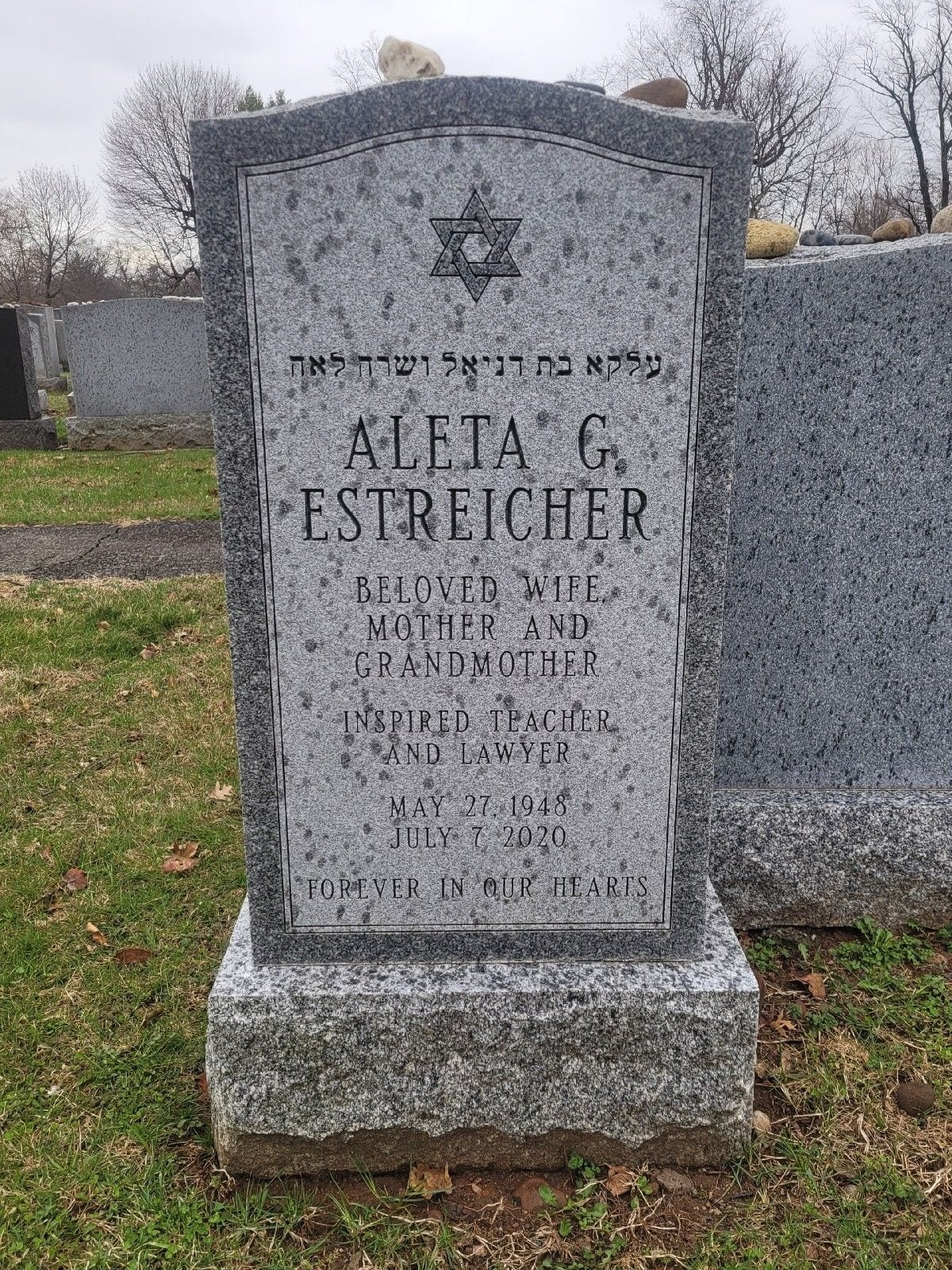 Aleta's headstone